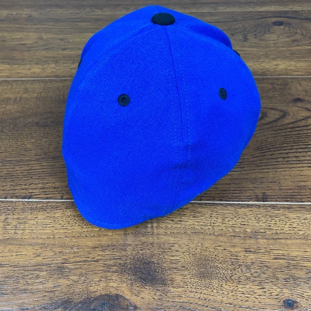 Adidas Grand Valley State Lakers GV Blue Black Flat Visor Flex Hat S/M TV51Z